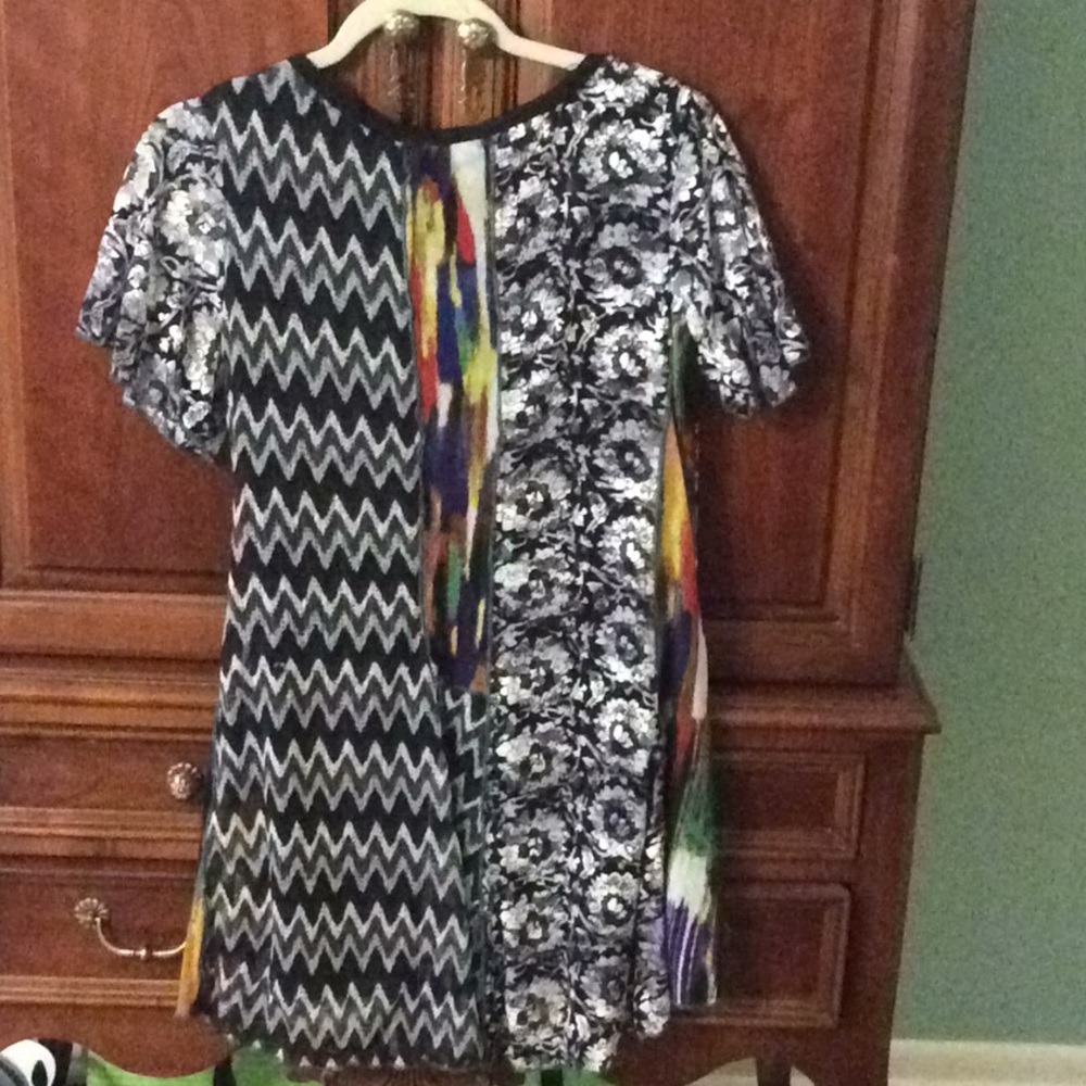 Top - Picture 2 of 2